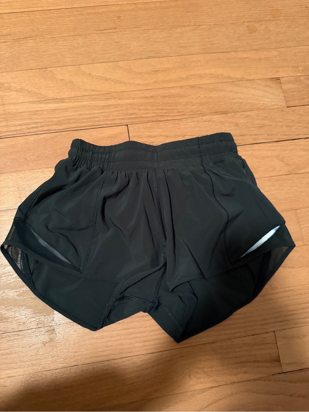 Lululemon Hotty Hot Low Rise Short 2.5